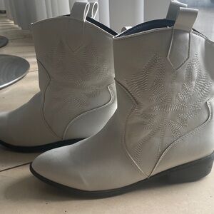 Women's White Western Boots